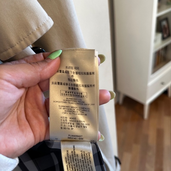 Burberry Coat - Size 4 - Picture 12 of 12